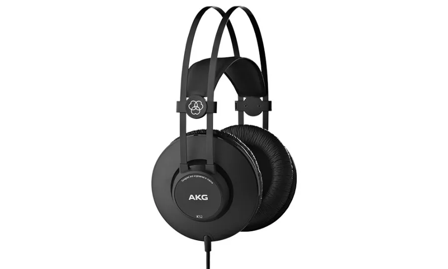 AKG K52