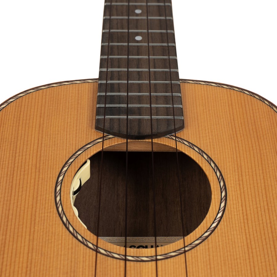 Концертно укулеле Cascha CUCCS1-EQ, Кедрово дърво, Solid Top, С електроника