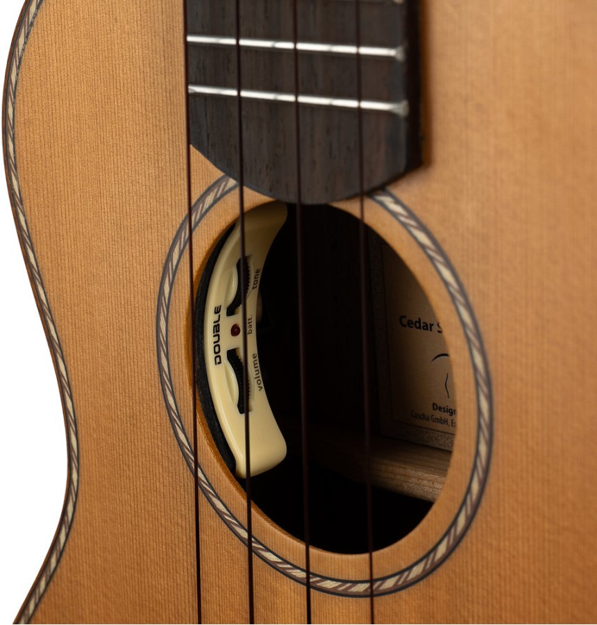Концертно укулеле Cascha CUCCS1-EQ, Кедрово дърво, Solid Top, С електроника