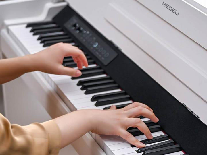 Medeli Andromeda Series CP203/WH