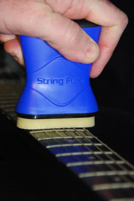 Music Nomad Premium String Care Kit