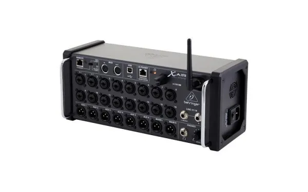 Behringer XR18