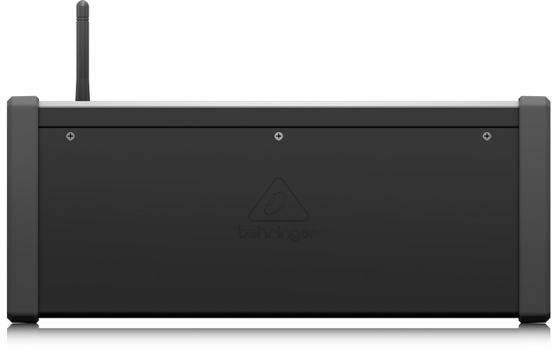 Behringer XR18