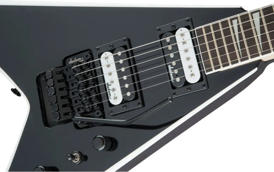 Jackson King V™ JS32, Black with White Bevels