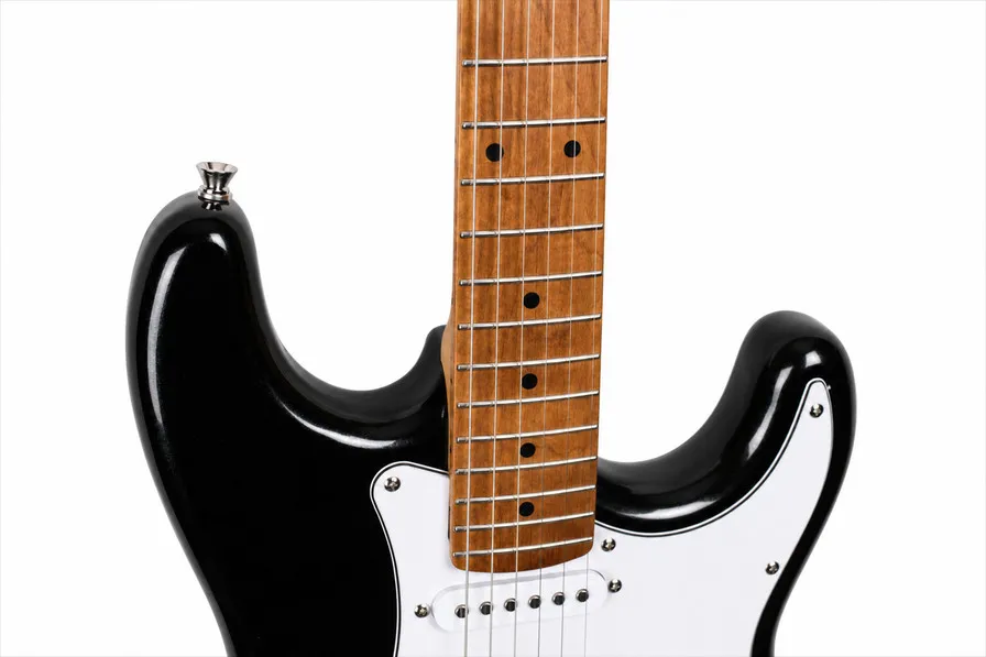 Електрическа китара Soundmart SME-G2S-BK, Тип Stratocaster HSS, Черна