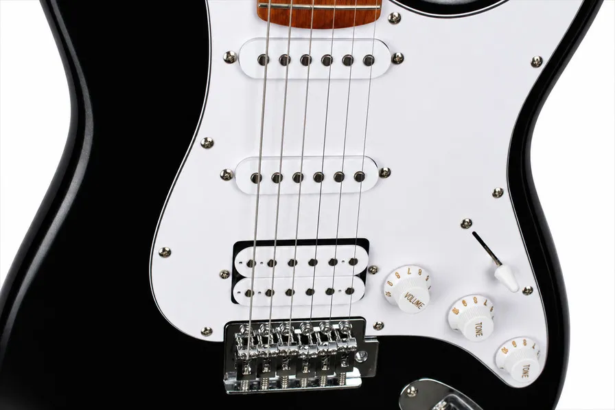 Електрическа китара Soundmart SME-G2S-BK, Тип Stratocaster HSS, Черна