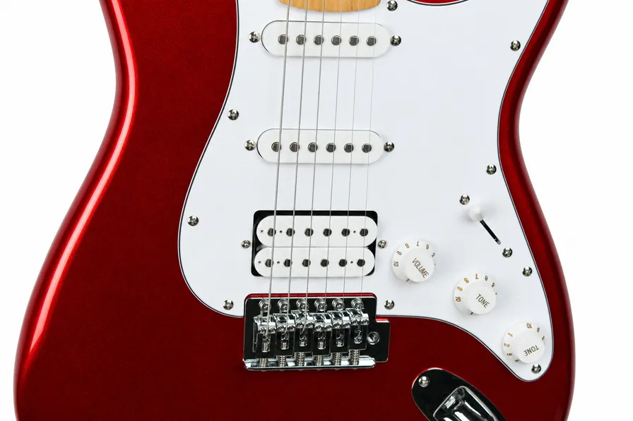 Електрическа китара Soundmart SME-G2S-RD, Тип Stratocaster HSS, Червена