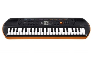 Детски синтезатор CASIO SA-76, черен/оранжев