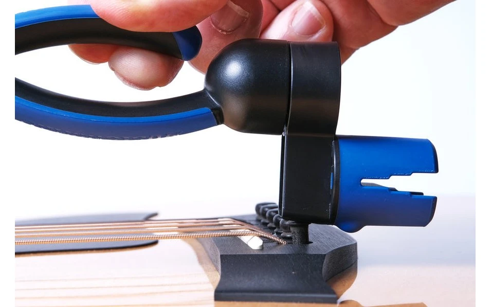Music Nomad GRIP ONE - All in ONE String Winder, Cutter, Puller