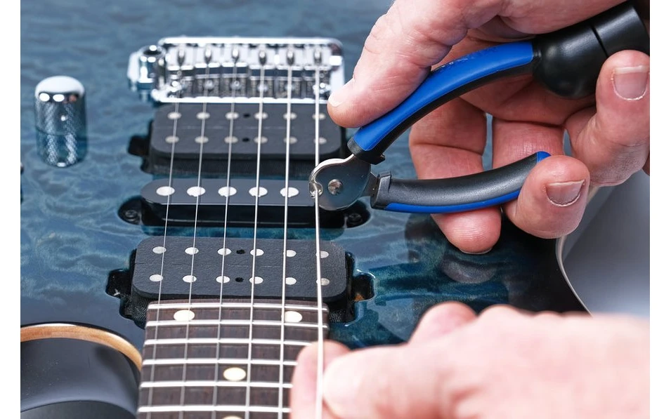 Music Nomad GRIP ONE - All in ONE String Winder, Cutter, Puller