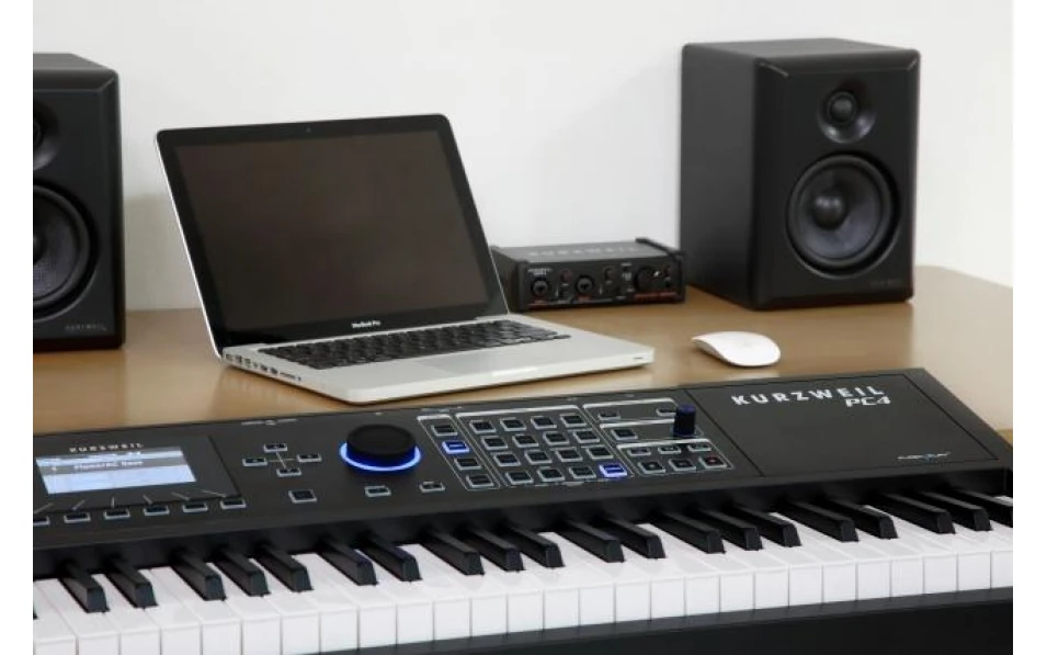 Синтезатор KURZWEIL PC4